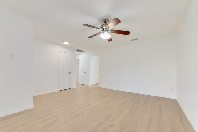 80 E Mountain Creek Drive 19, Grand Prairie, TX 75052