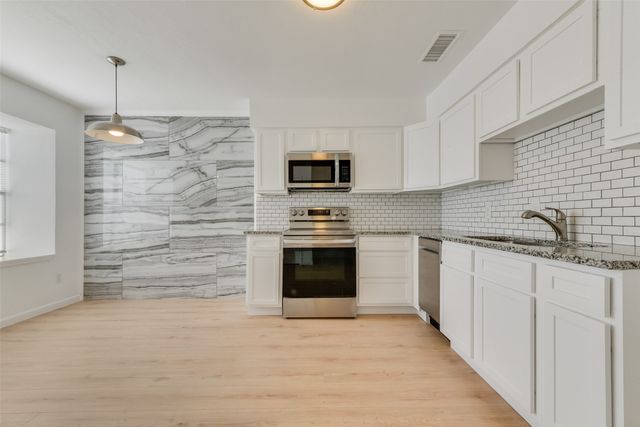 80 E Mountain Creek Drive 19, Grand Prairie, TX 75052