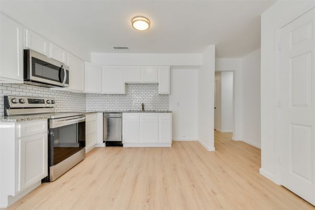 80 E Mountain Creek Drive 19, Grand Prairie, TX 75052