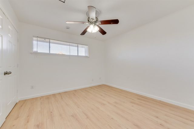 80 E Mountain Creek Drive 19, Grand Prairie, TX 75052