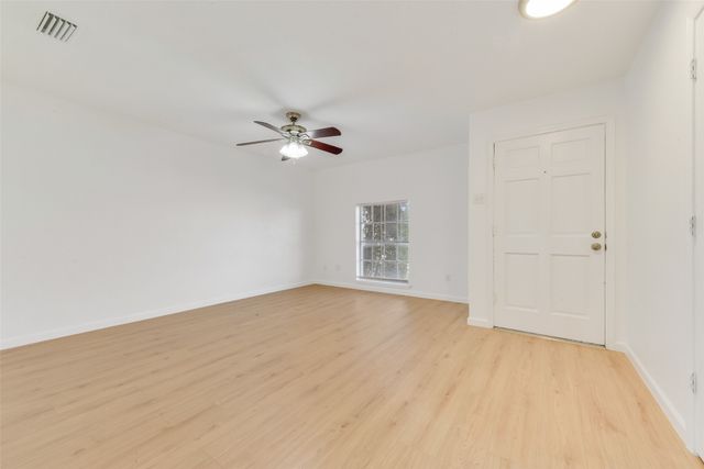 80 E Mountain Creek Drive 19, Grand Prairie, TX 75052