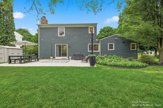 1910 Ridgemoor Drive SE, Grand Rapids, MI 49506
