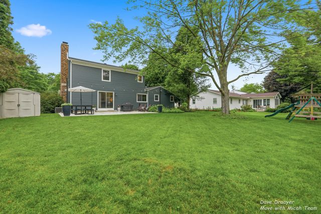 1910 Ridgemoor Drive SE, Grand Rapids, MI 49506