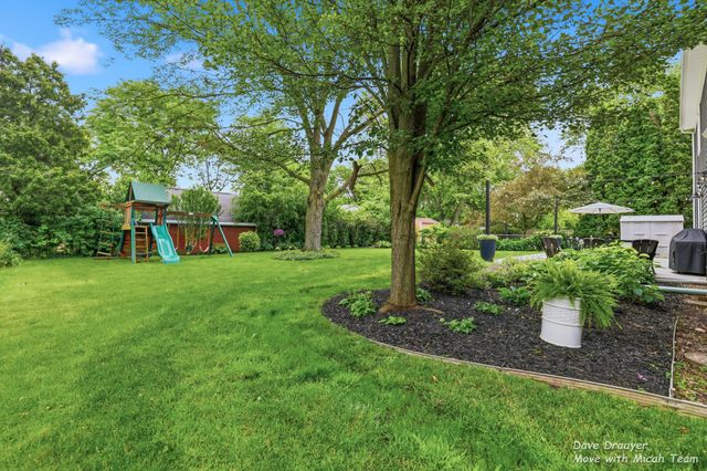 1910 Ridgemoor Drive SE, Grand Rapids, MI 49506