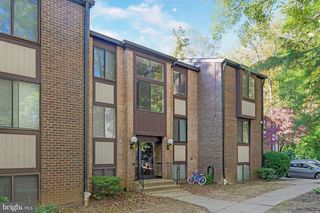 9743 KINGS CROWN CT #202, Fairfax, VA 22031