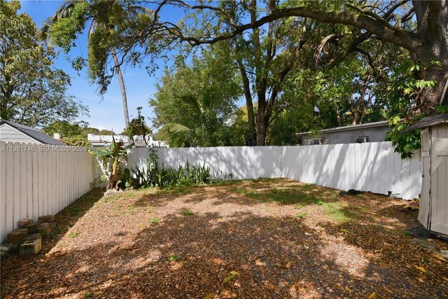 1431 NW 30th St, Miami, FL 33142