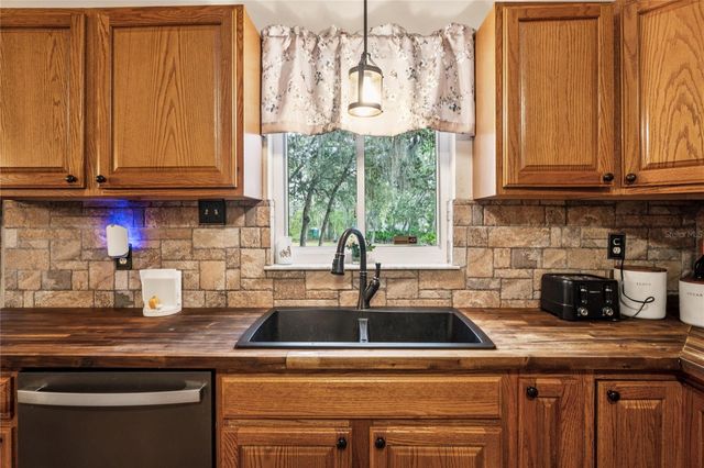 11185 CLEEVER STREET, Weeki Wachee, FL 34614