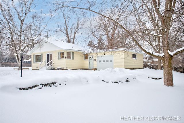 1647 W Lakewood Boulevard, Holland, MI 49424