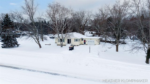 1647 W Lakewood Boulevard, Holland, MI 49424