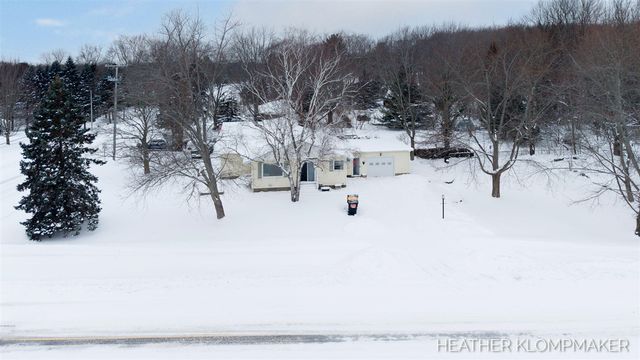 1647 W Lakewood Boulevard, Holland, MI 49424