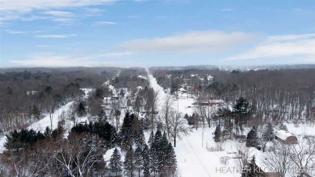 1647 W Lakewood Boulevard, Holland, MI 49424