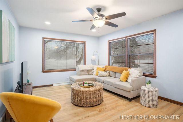 1647 W Lakewood Boulevard, Holland, MI 49424