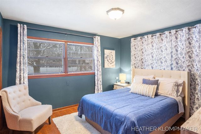 1647 W Lakewood Boulevard, Holland, MI 49424