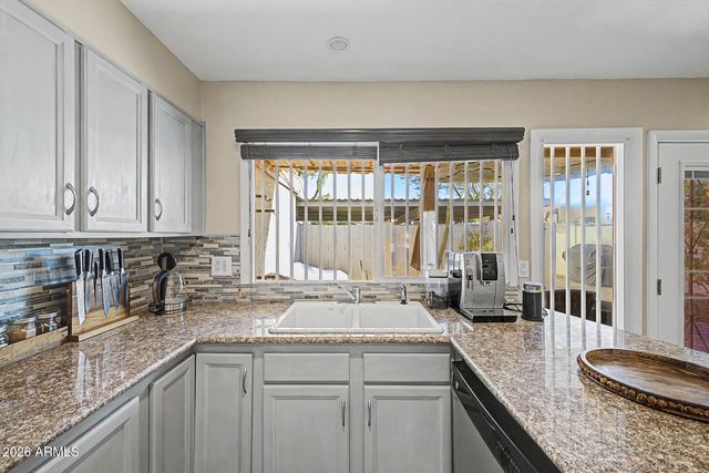 1735 W CLAREMONT Street, Phoenix, AZ 85015