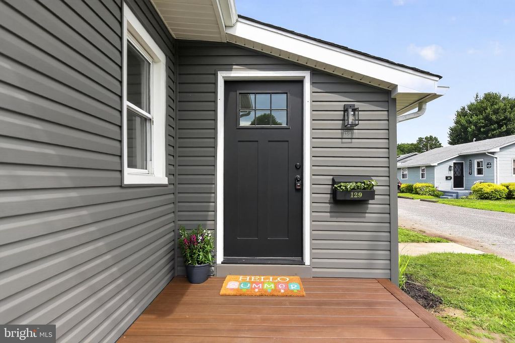 129 MAGNOLIA ST, Carneys Point, NJ 08069