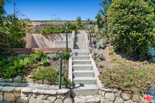 18133 Wakecrest Drive, Malibu, CA 90265