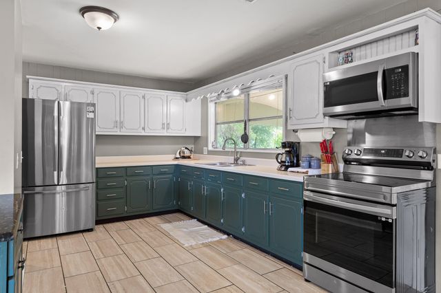 51 N Case Avenue, Trenton, GA 30752