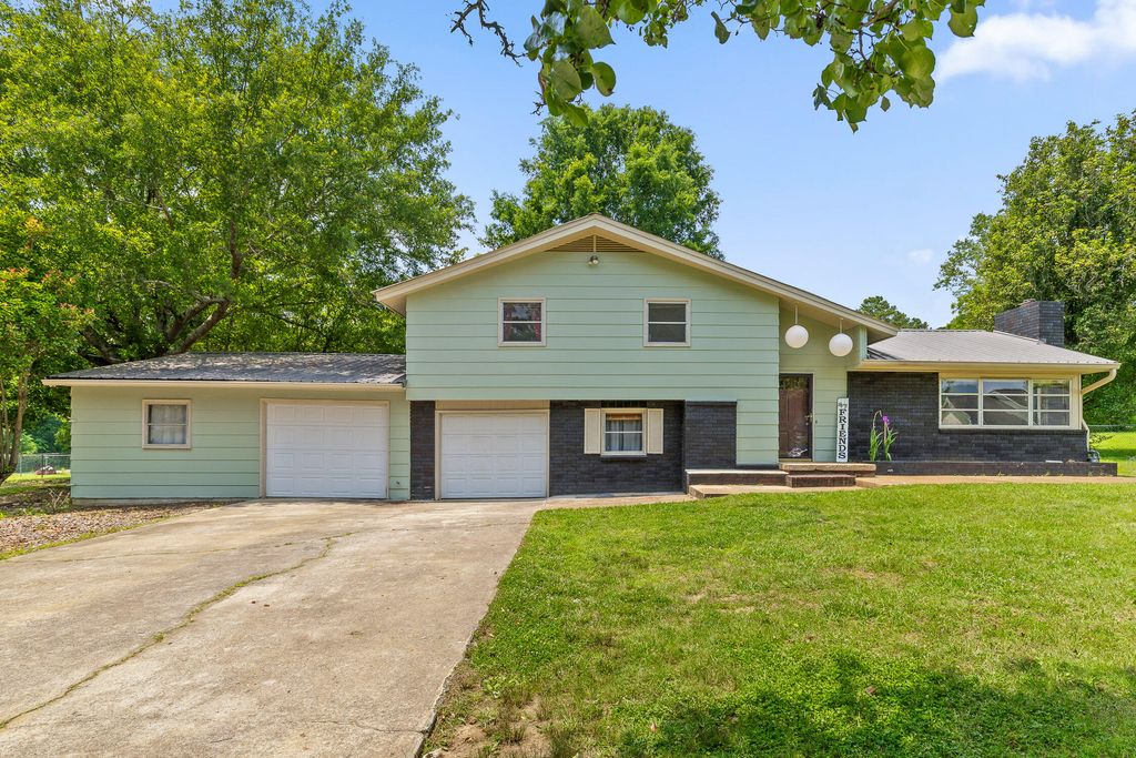 51 N Case Avenue, Trenton, GA 30752