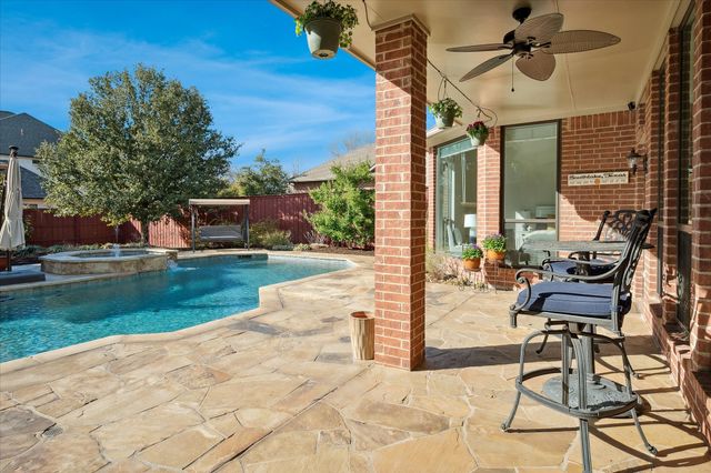 112 Woodglen Court, Southlake, TX 76092