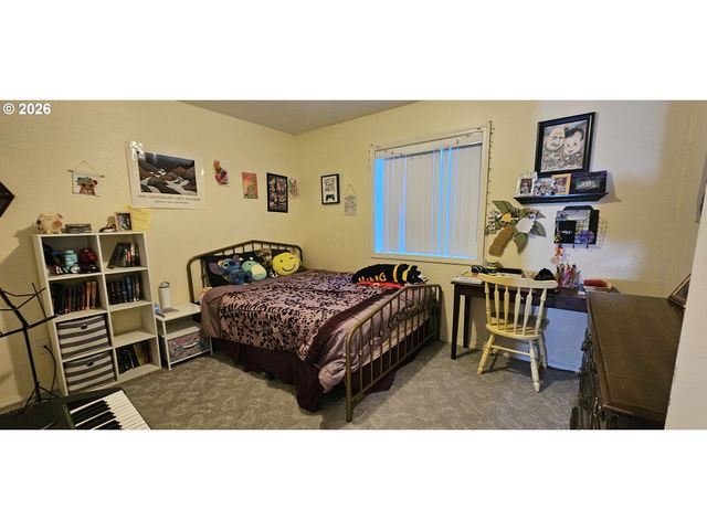 4986 REBECCA St, Salem, OR 97305