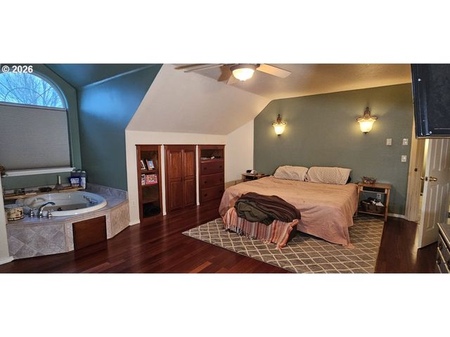 4986 REBECCA St, Salem, OR 97305