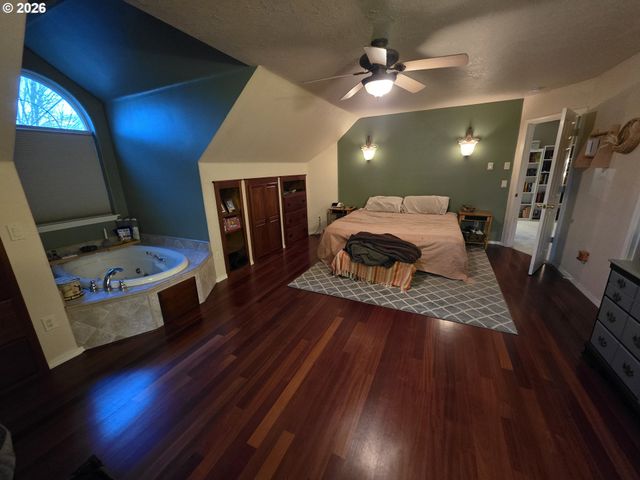 4986 REBECCA St, Salem, OR 97305