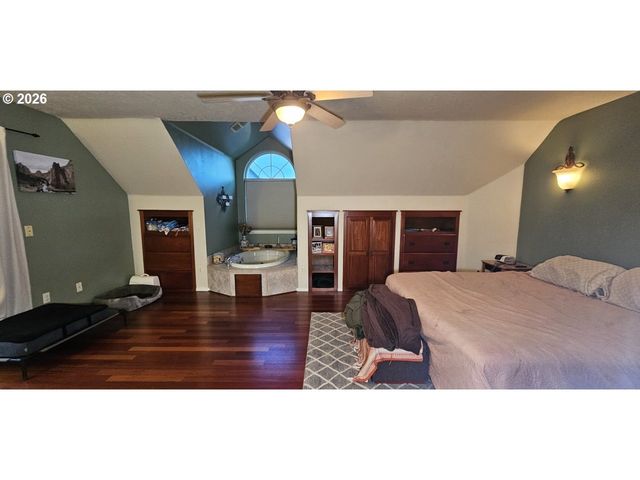 4986 REBECCA St, Salem, OR 97305