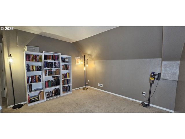 4986 REBECCA St, Salem, OR 97305