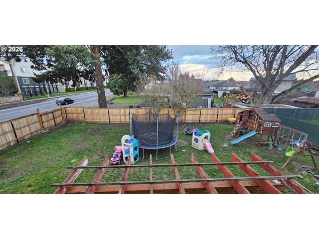 4986 REBECCA St, Salem, OR 97305