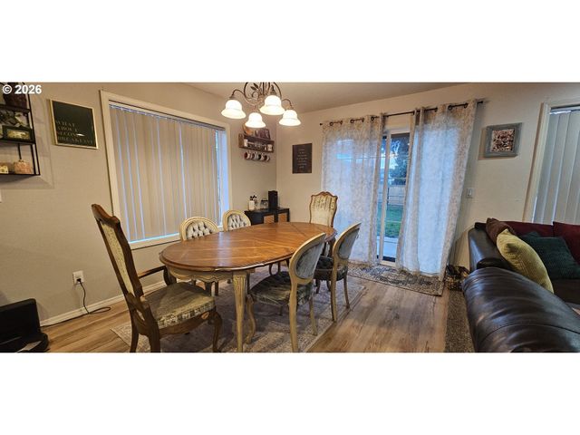 4986 REBECCA St, Salem, OR 97305