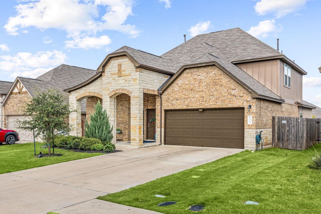 1913 Goldilocks LN, Austin, TX 78652