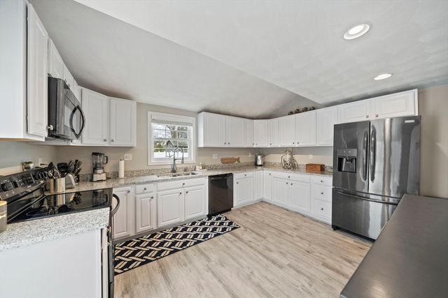 4 Fremont Rd, Marshfield, MA 02050
