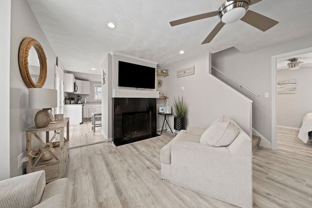 4 Fremont Rd, Marshfield, MA 02050