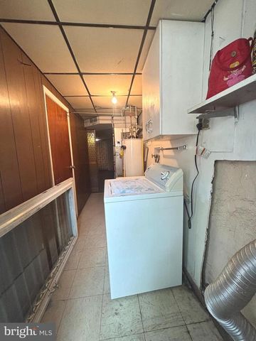 229 STEARLY ST, Philadelphia, PA 19111