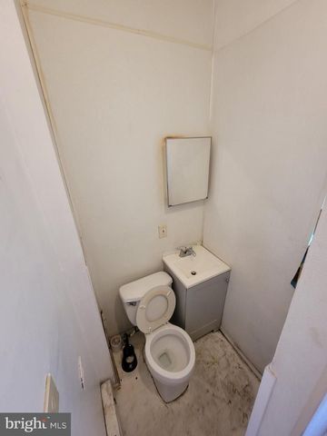813 W BIRCH ST, Philadelphia, PA 19133
