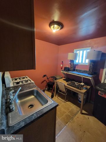 813 W BIRCH ST, Philadelphia, PA 19133