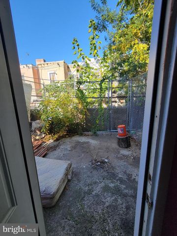813 W BIRCH ST, Philadelphia, PA 19133