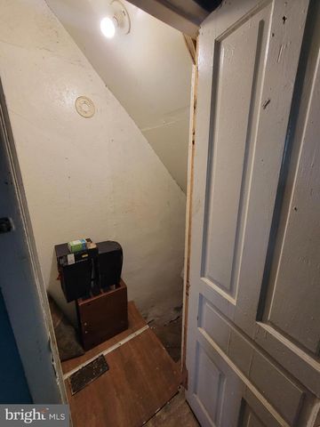 813 W BIRCH ST, Philadelphia, PA 19133
