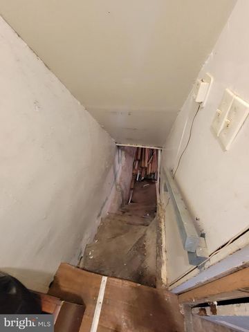 813 W BIRCH ST, Philadelphia, PA 19133