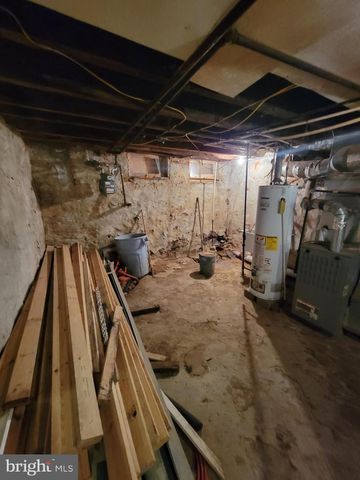 813 W BIRCH ST, Philadelphia, PA 19133