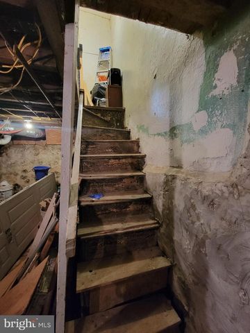 813 W BIRCH ST, Philadelphia, PA 19133