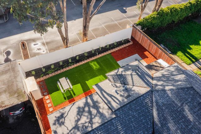 1900 Chestnut Street, Santa Clara, CA 95054