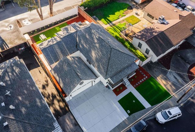 1900 Chestnut Street, Santa Clara, CA 95054