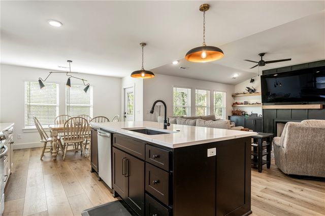 4 Roxburgh Lane, Bella Vista, AR 72715