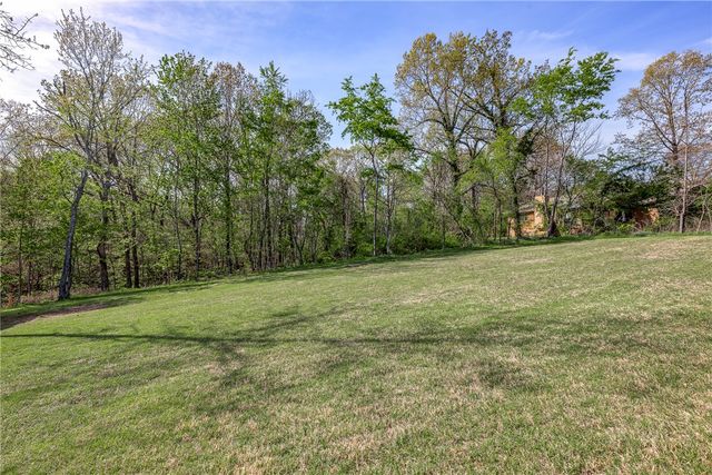 4 Roxburgh Lane, Bella Vista, AR 72715