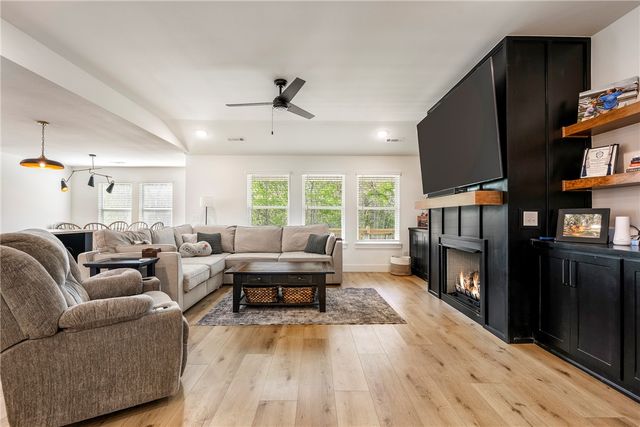 4 Roxburgh Lane, Bella Vista, AR 72715