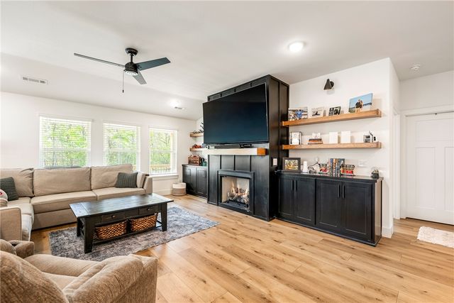 4 Roxburgh Lane, Bella Vista, AR 72715
