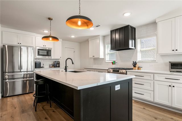 4 Roxburgh Lane, Bella Vista, AR 72715