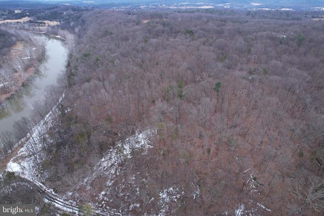 480 BEYLORS FERRY RD, Rileyville, VA 22650