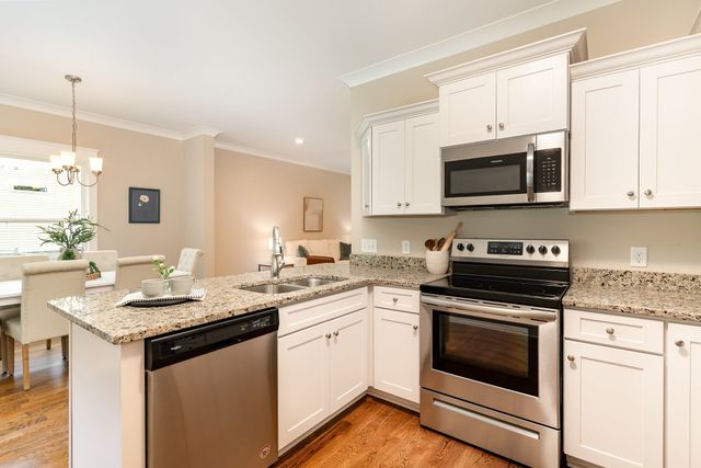 1120 Taylor Town Rd, White Bluff, TN 37187